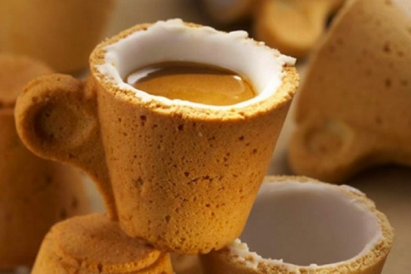 Espresso z jadalnym kubkiem
